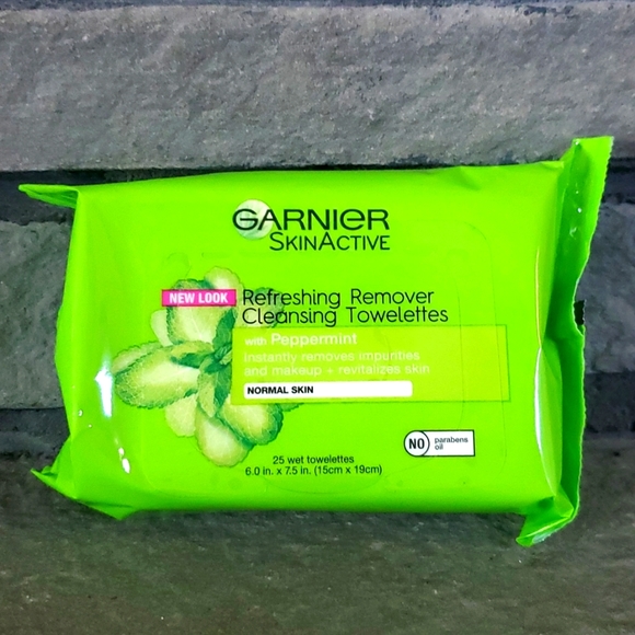 Garnier Other - 🛍 3/$15 🛍Garnier Skinactive Cleansing Towelettes